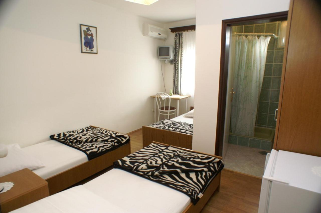 Apartments And Rooms With Parking Space Biograd Na Moru, Biograd - 4305 Bagian luar foto